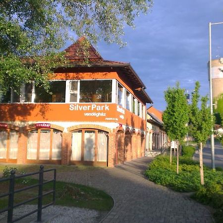 Silver Park Vendeghaz Berettyóújfalu Exterior foto
