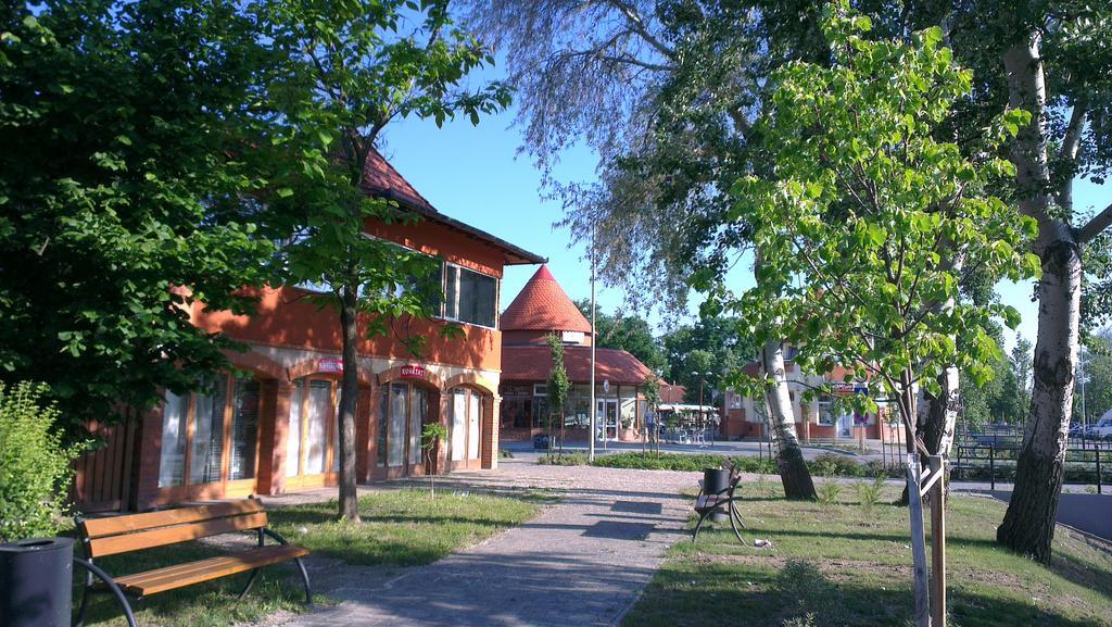 Silver Park Vendeghaz Berettyóújfalu Exterior foto