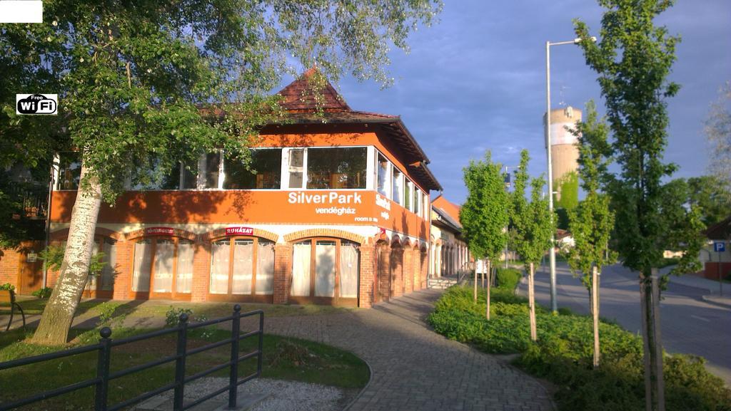Silver Park Vendeghaz Berettyóújfalu Exterior foto